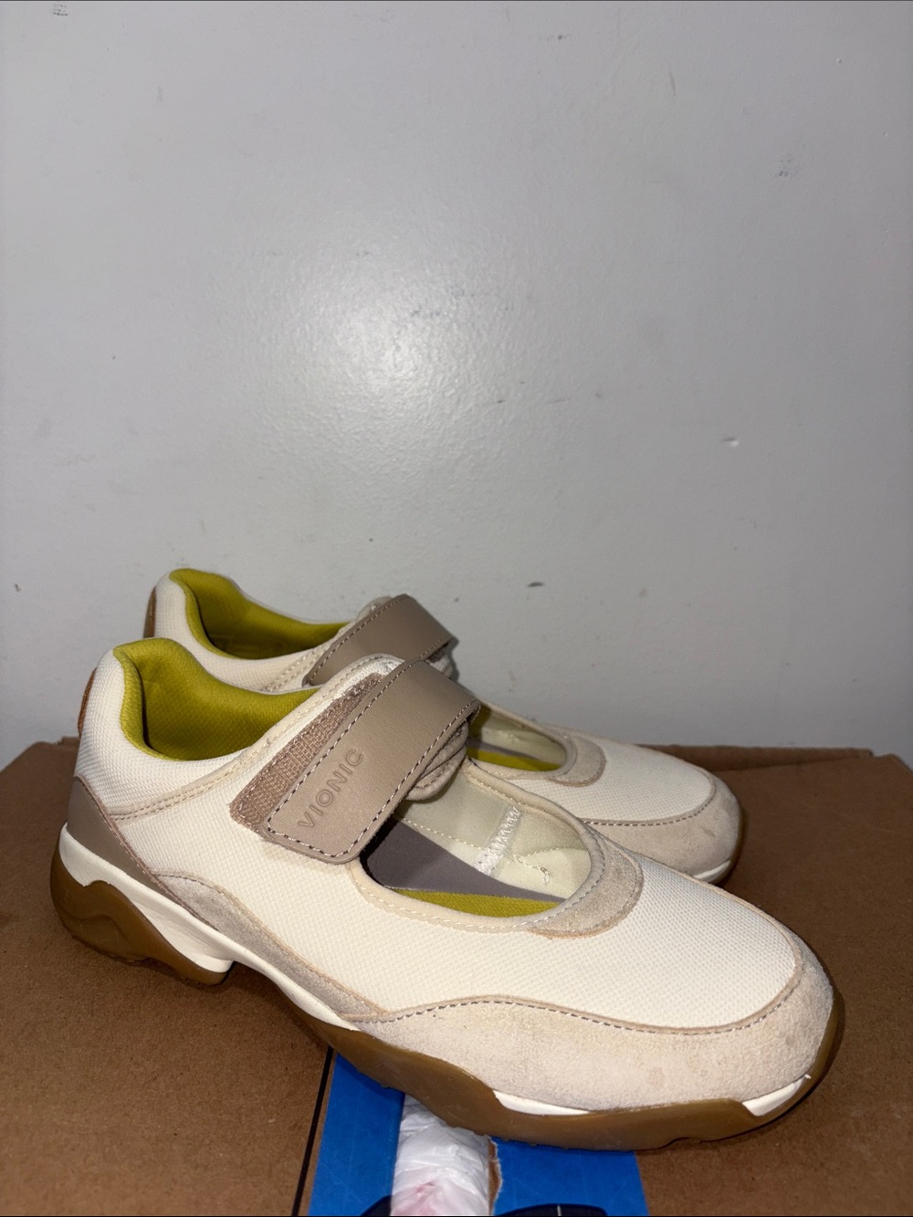 Vionic Women’s shoes size 7.5